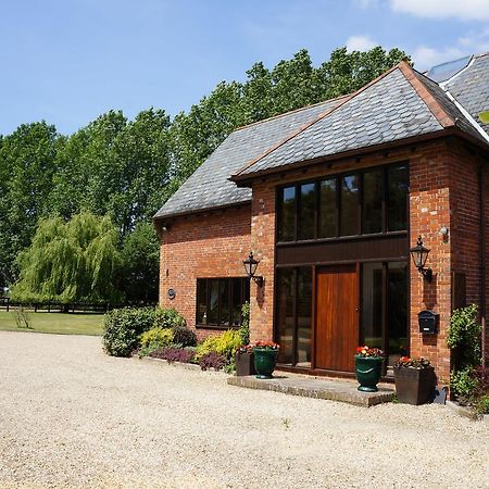 The Olde Barn Lymington Exterior foto