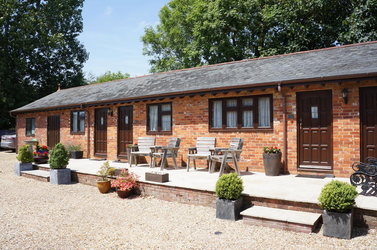 The Olde Barn Lymington Exterior foto