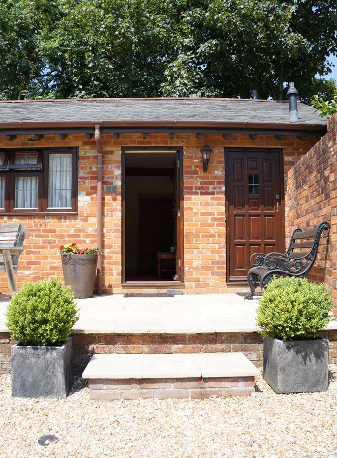 The Olde Barn Lymington Exterior foto