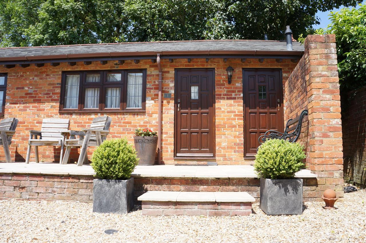 The Olde Barn Lymington Exterior foto